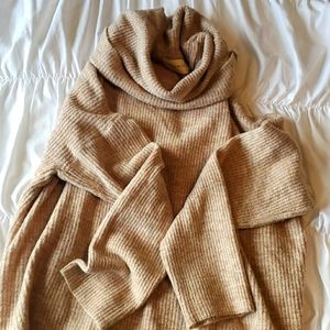 Scoop crop length sweater